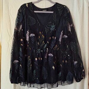 EMBROIDERED NAVY BLUE BLOUSE